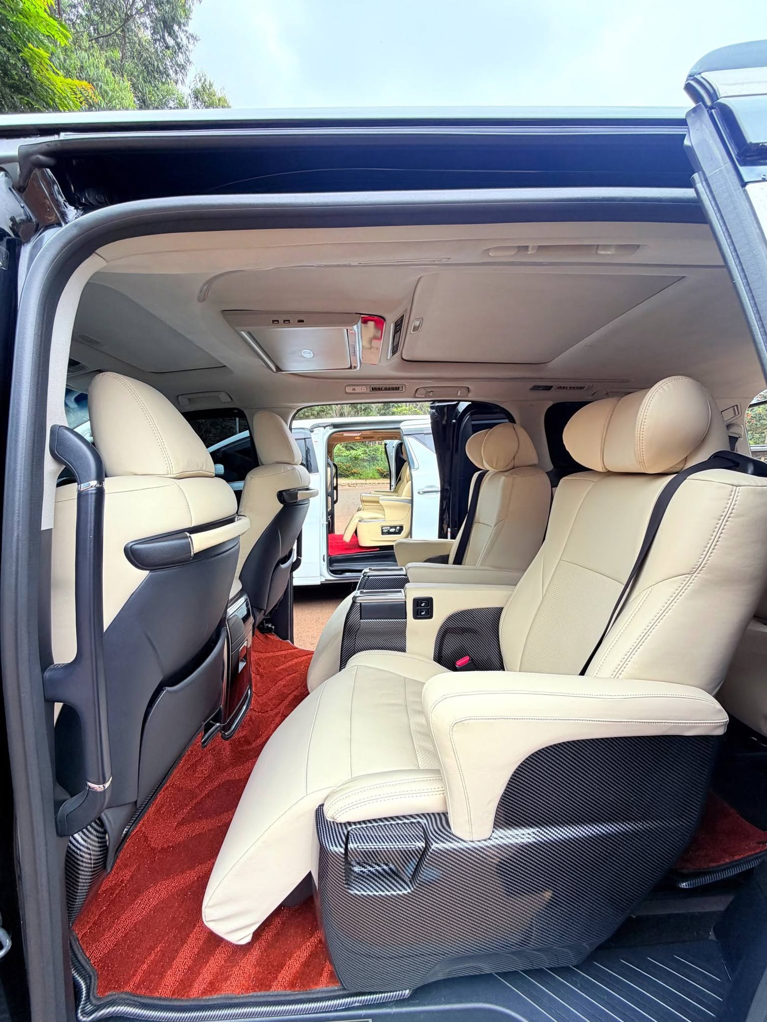 Toyota Voxy executive